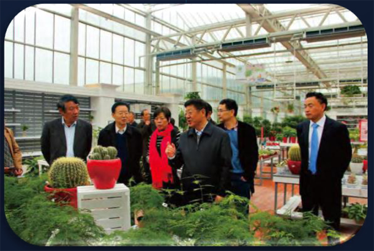 	2012年12月国家林业局局长张建龙 视察画境·青山湖花园中心。